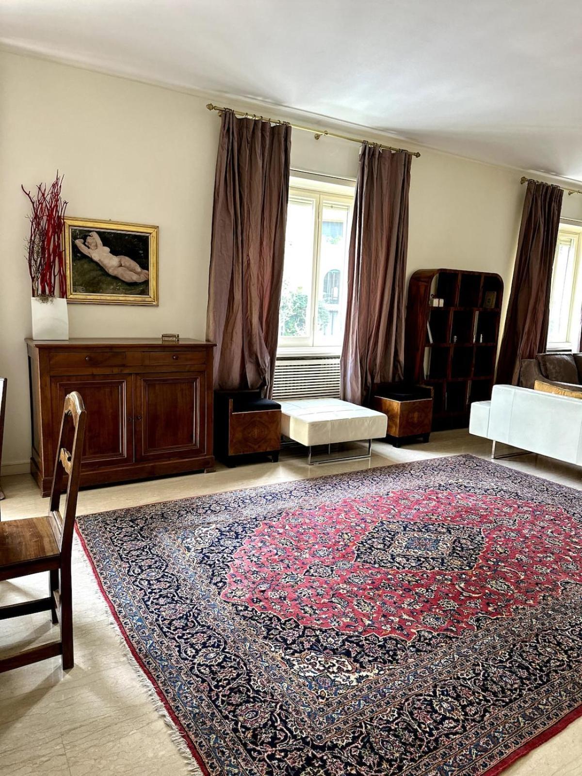 Refined 19 Roma